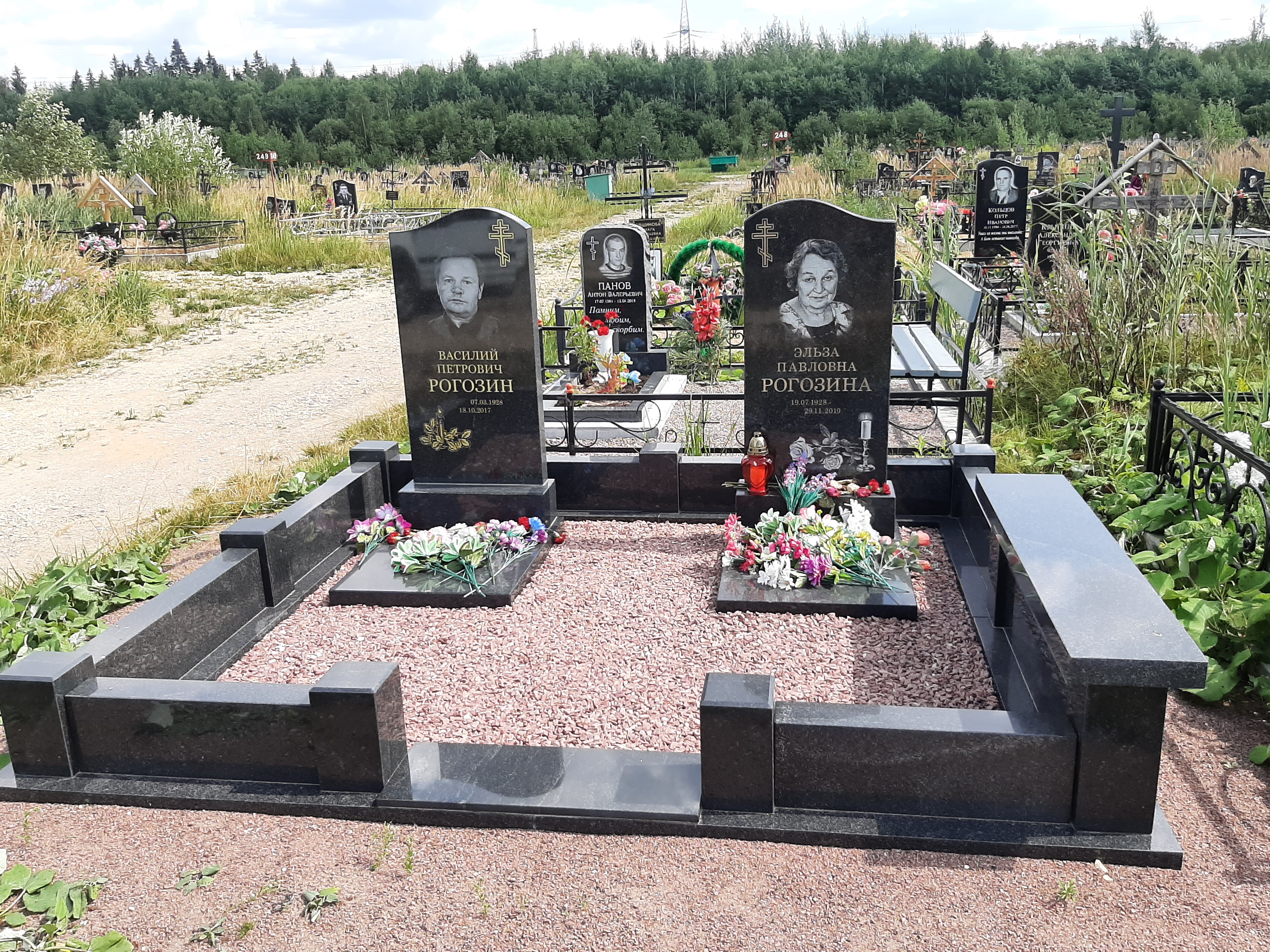 Памятник 15